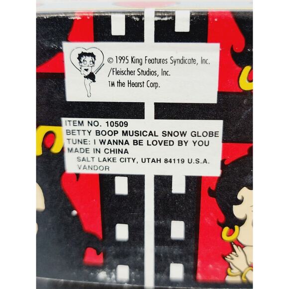 Vintage 1995 Betty Boop Musical Snowglobe I Wanna Be Loved By You - Vandor READ - Picture 2 of 16